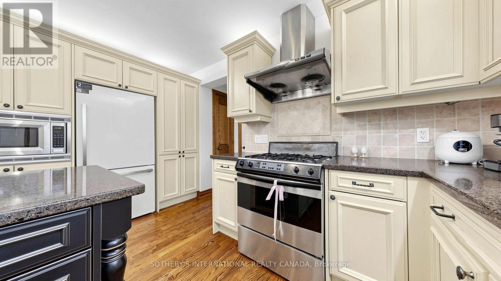 54 Plymbridge Road, Toronto, Ontario  M2P 1A3 - Photo 26 - C14086116