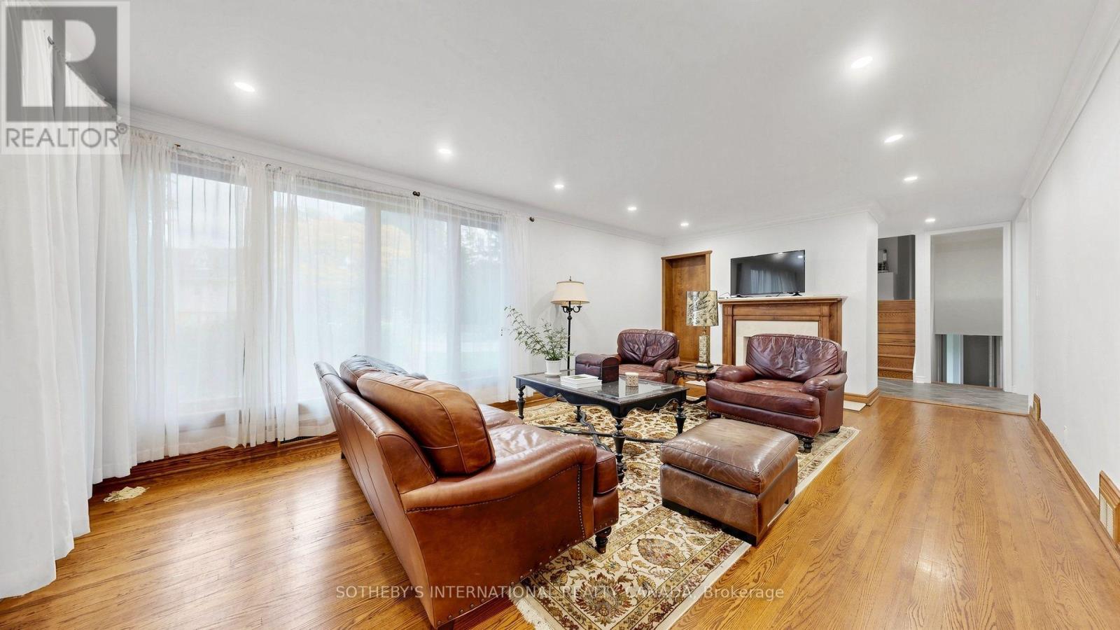 54 Plymbridge Road, Toronto, Ontario  M2P 1A3 - Photo 5 - C14086116