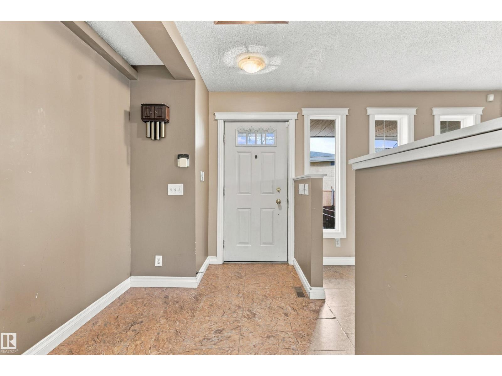 3224 89 ST NW