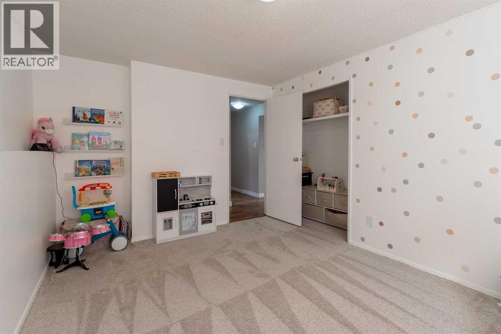 49 Iroquois Crescent W, Lethbridge, Alberta  T1K 5J3 - Photo 38 - A2338031