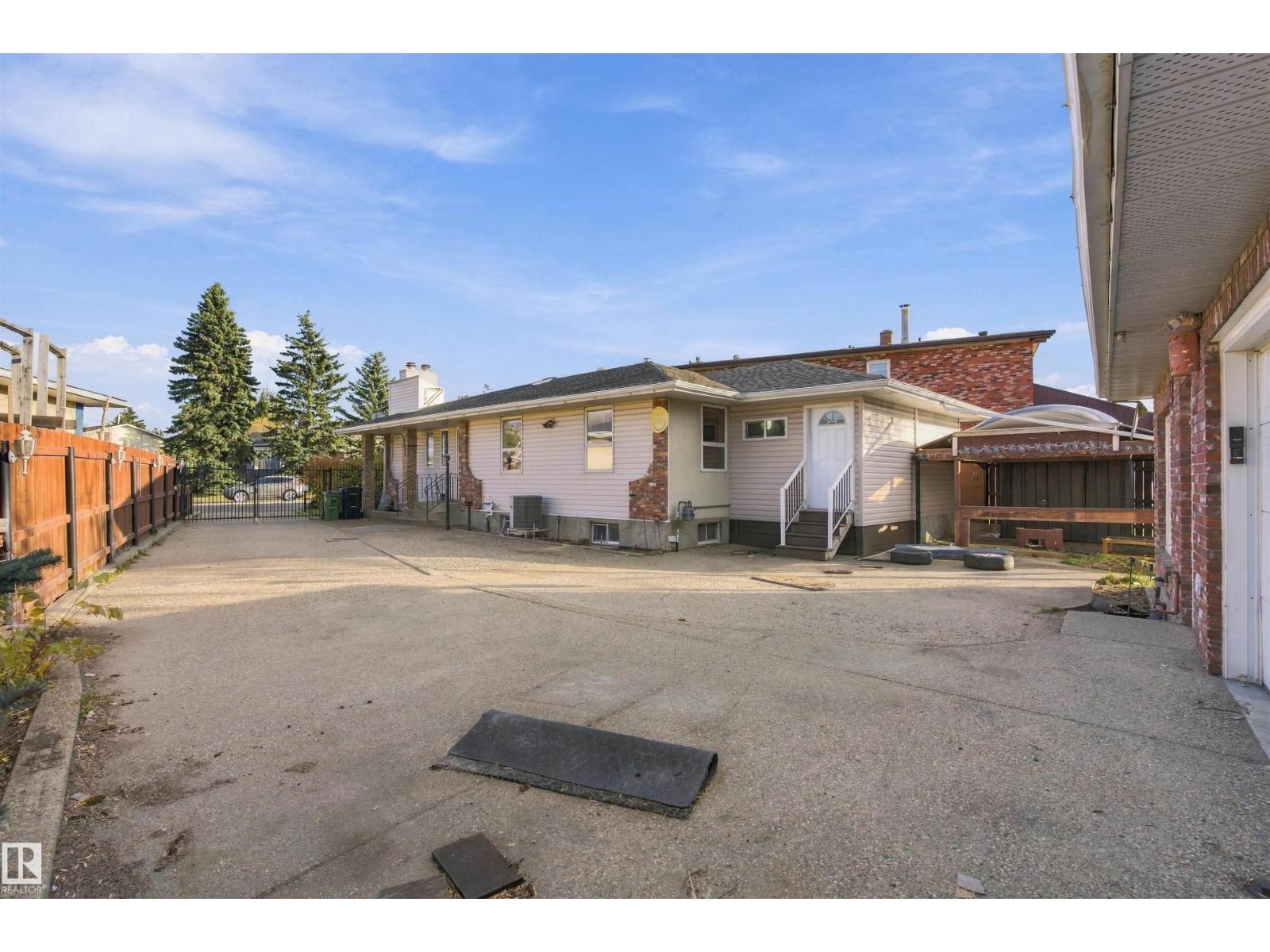 3224 89 ST NW