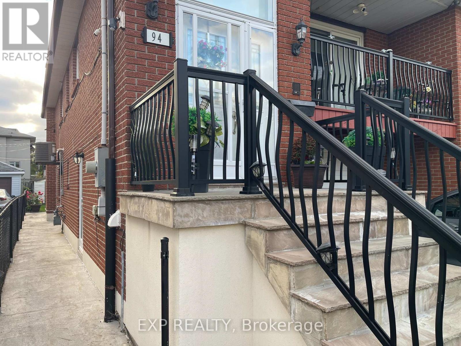 Ground Floor - 94 Heale Avenue, Toronto, Ontario  M1N 3X8 - Photo 2 - E14086408
