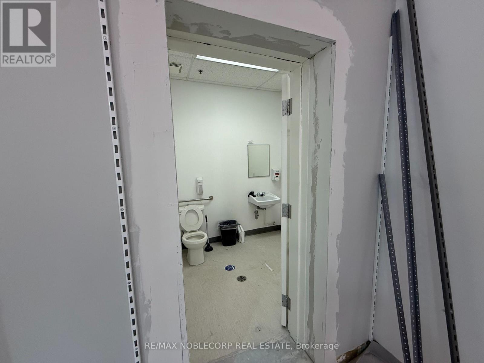 A1014 - 200 Windflower Gate, Vaughan, Ontario  L4L 9L3 - Photo 4 - N13687902