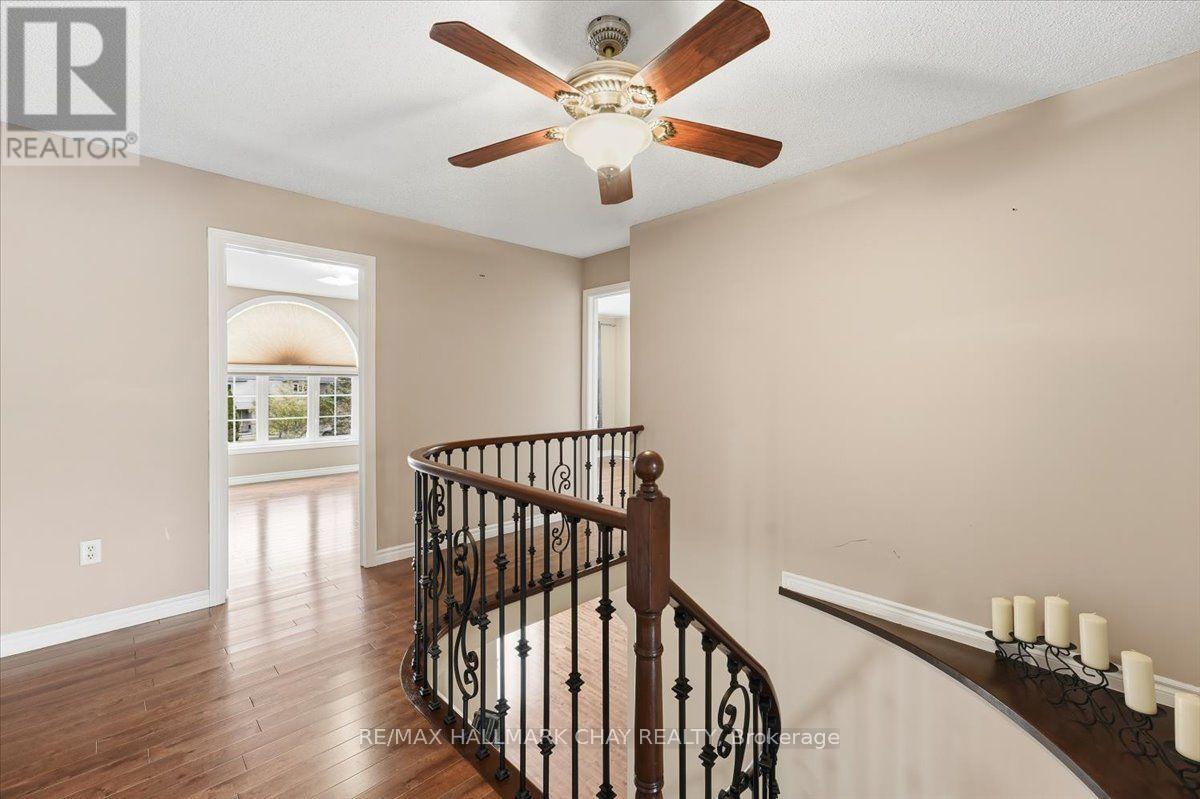 Main/upper - 484 Ferndale Drive N, Barrie, Ontario L4N 0S1 - Photo 15 - S14085326