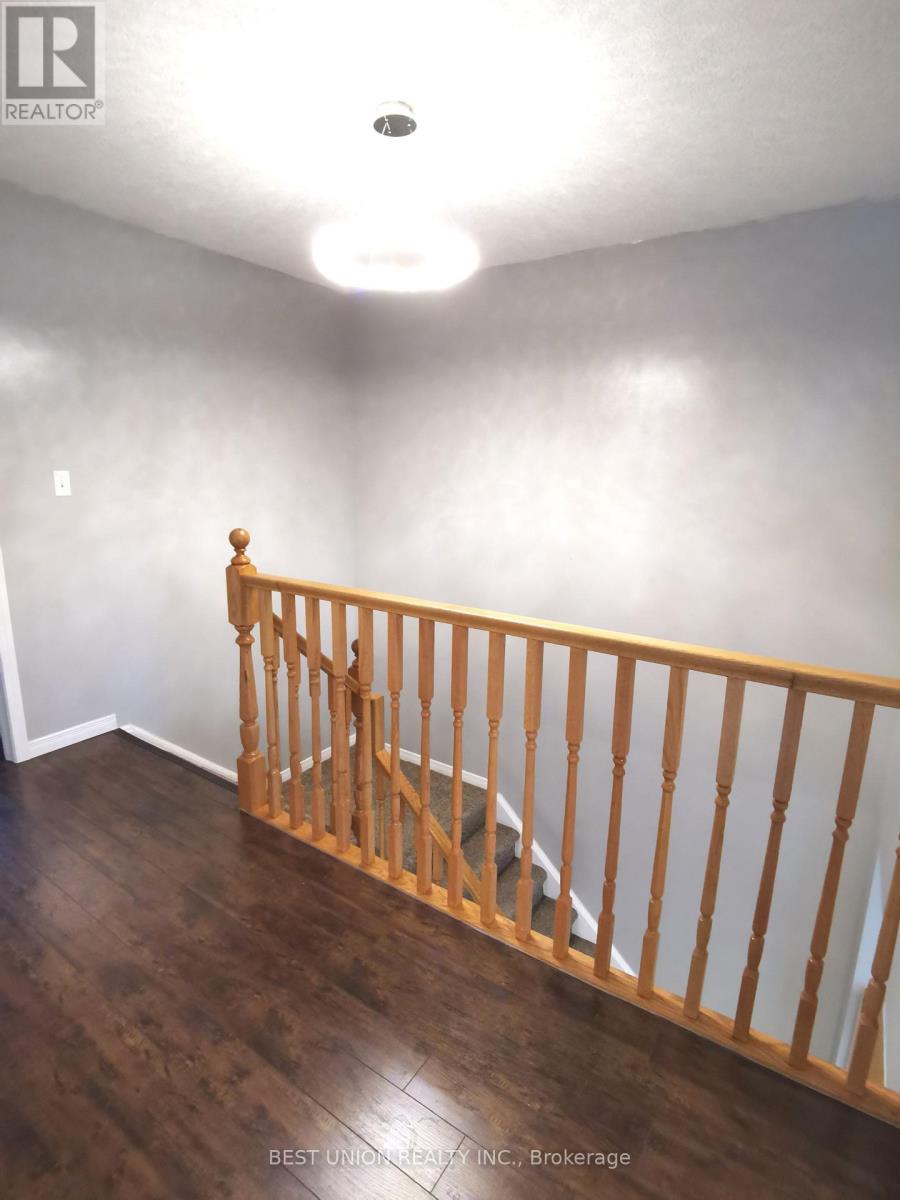 229 Featherstone Crescent, Kitchener, Ontario  N2R 1Z3 - Photo 12 - X13880120