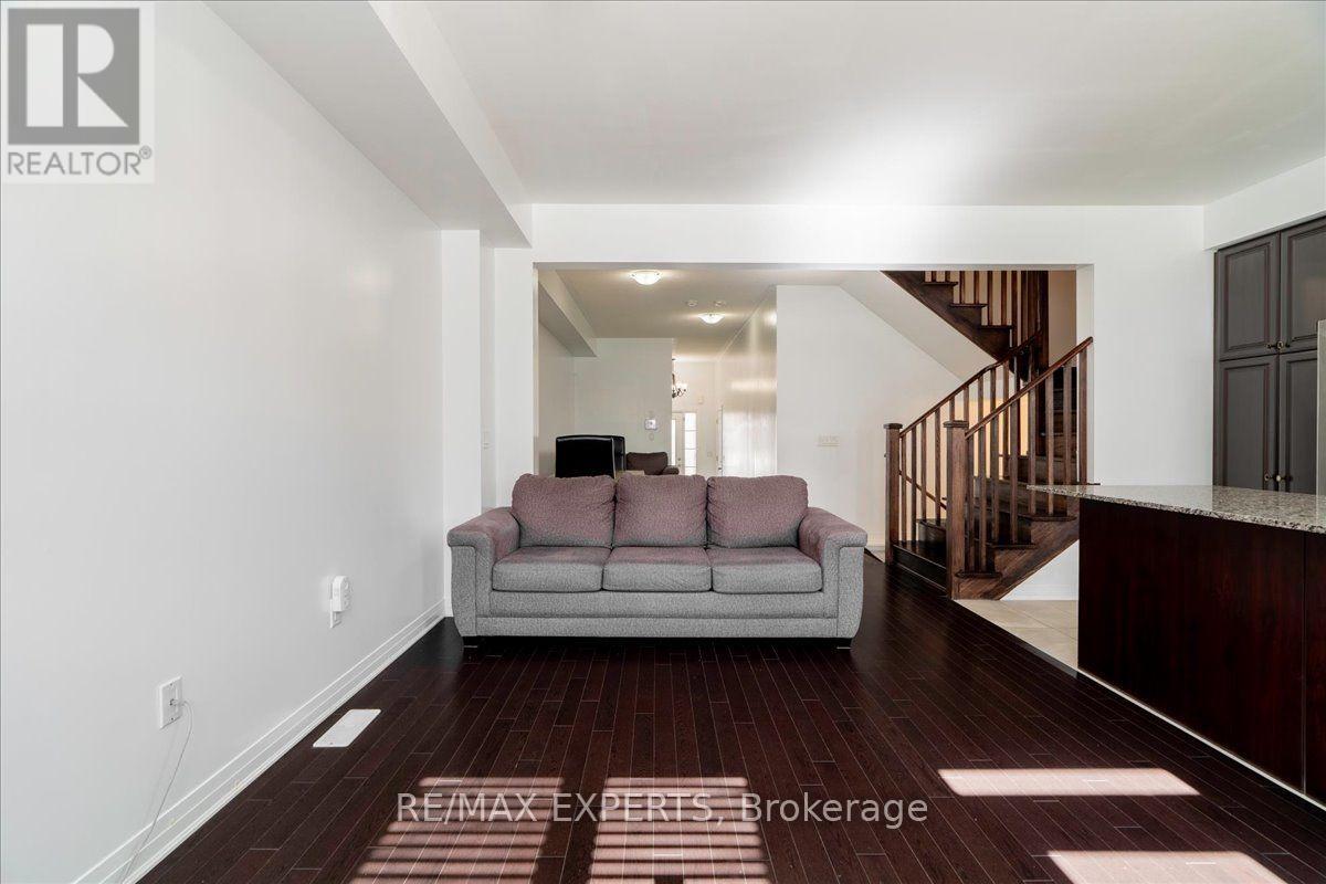 35 Landolfi Way, Bradford West Gwillimbury (Bradford), Ontario  L3Z 4L7 - Photo 7 - N14086106