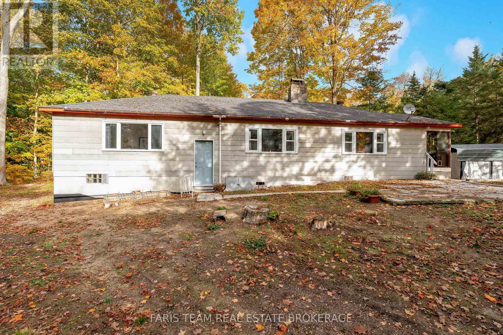 14 CHEZ NOUS AVENUE, Tiny, Ontario