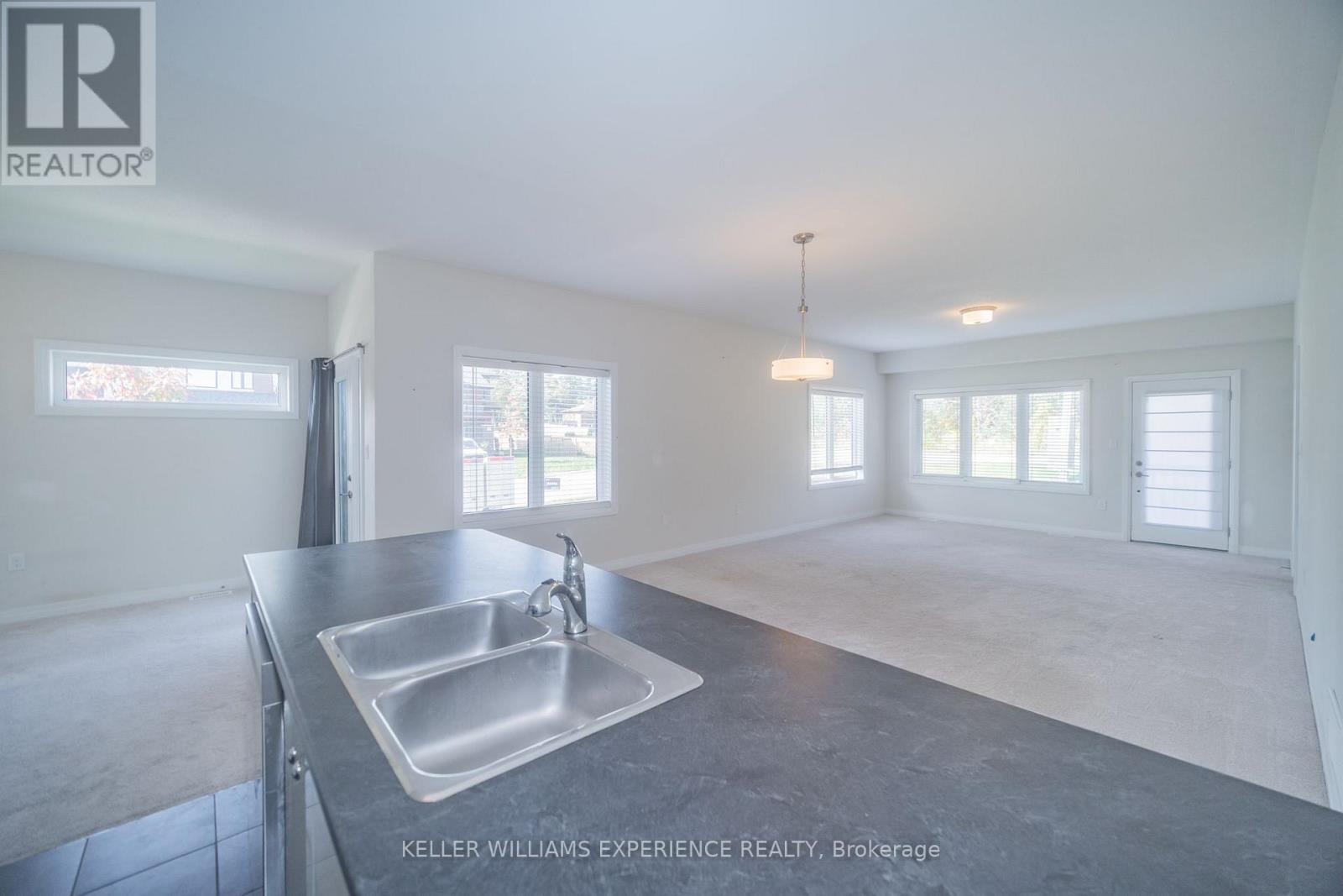 3080 Sandy Acres Avenue, Severn (West Shore), Ontario  L3V 8P8 - Photo 17 - S14086410