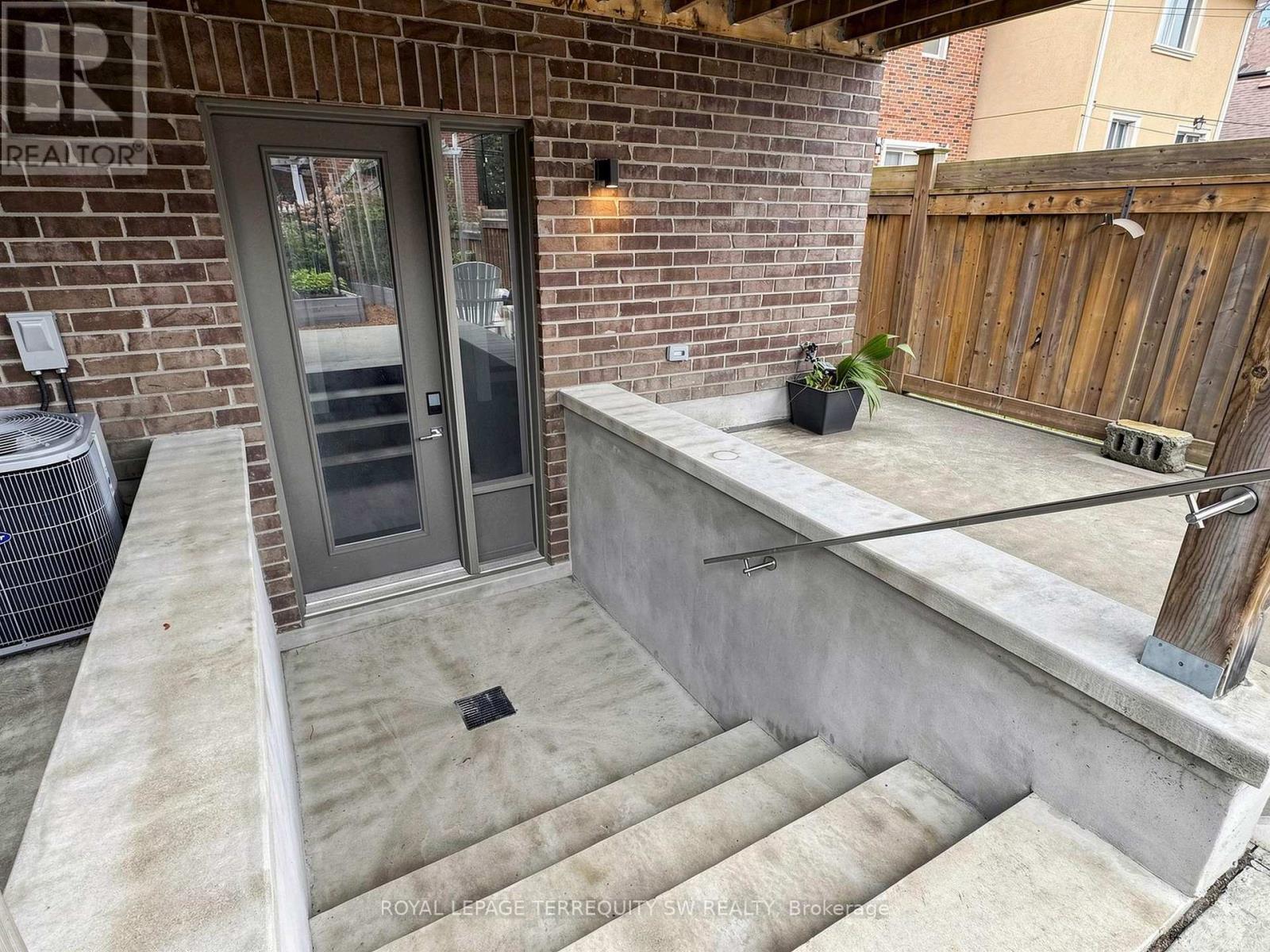 161b Locksley Avenue, Toronto, Ontario  M6B 3N6 - Photo 32 - W14086172