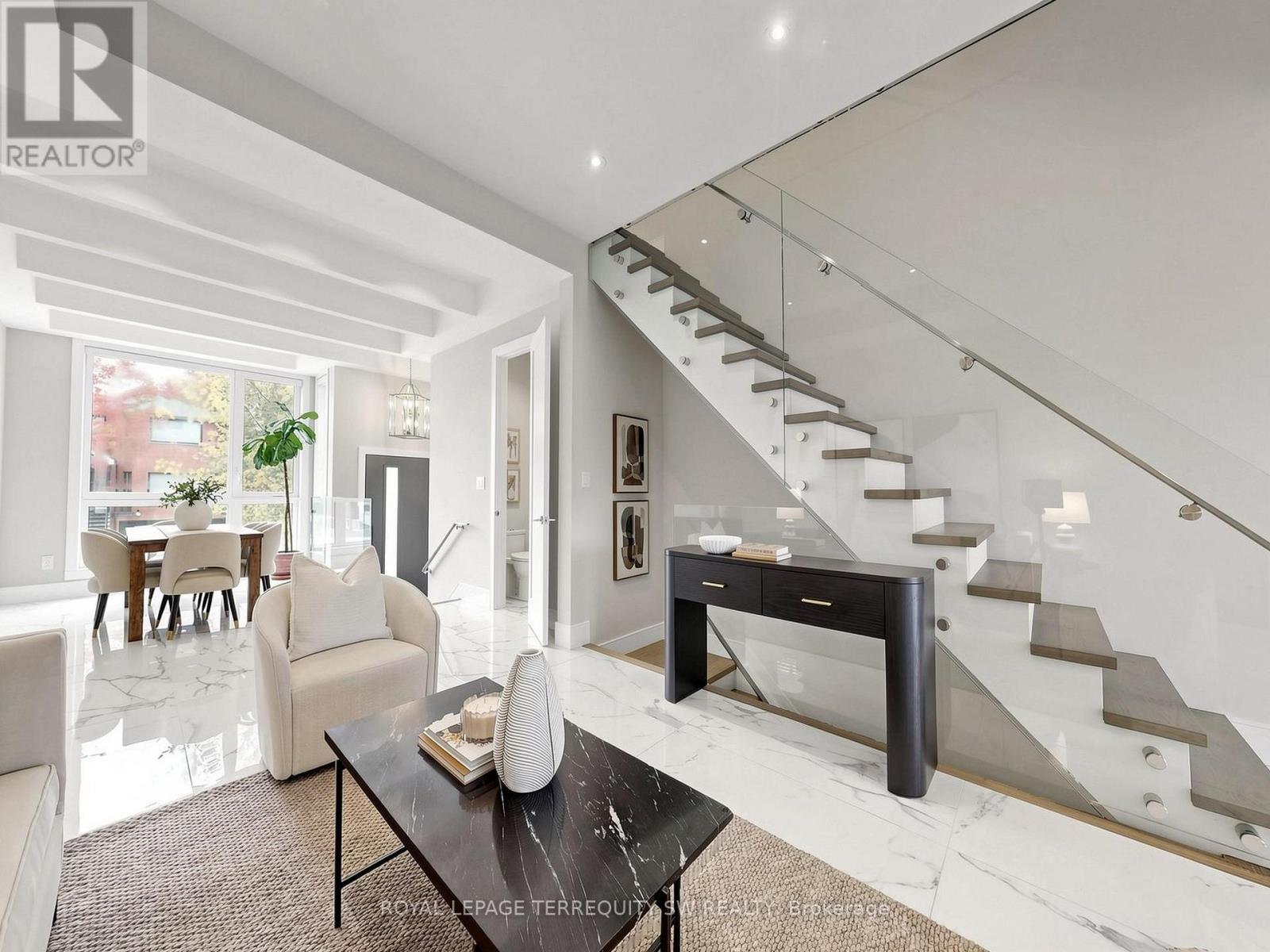161b Locksley Avenue, Toronto, Ontario  M6B 3N6 - Photo 4 - W14086172
