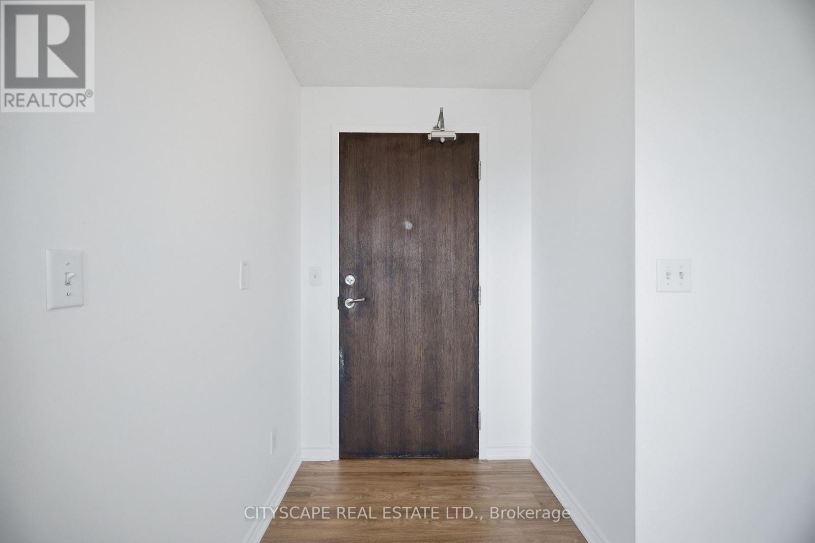 1601 - 215 Queen Street W, Brampton, Ontario  L6W 0A9 - Photo 5 - W14086266