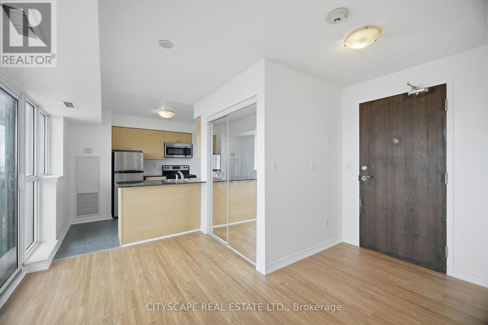 1601 - 215 Queen Street W, Brampton, Ontario  L6W 0A9 - Photo 7 - W14086266