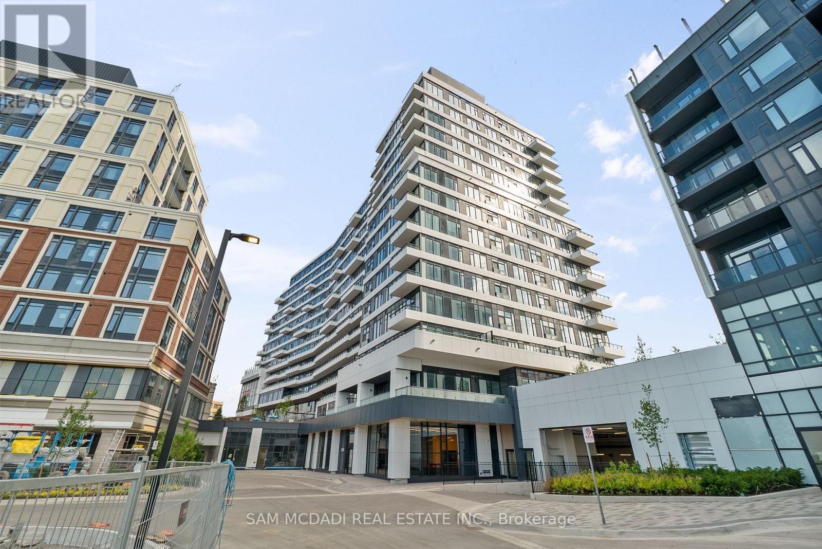 1222 - 2485 Eglinton Avenue W, Mississauga, Ontario  L5M 2V8 - Photo 3 - W14086352