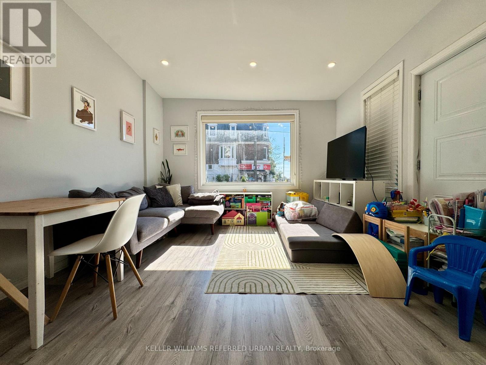 Main - 62 Springhurst Avenue, Toronto, Ontario  M6K 1B6 - Photo 4 - W14086370