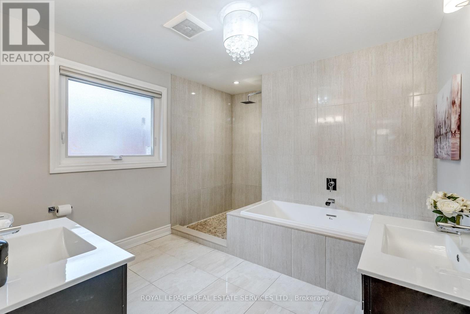 3119 Dover Crescent, Mississauga, Ontario  L5L 5V3 - Photo 30 - W14086376