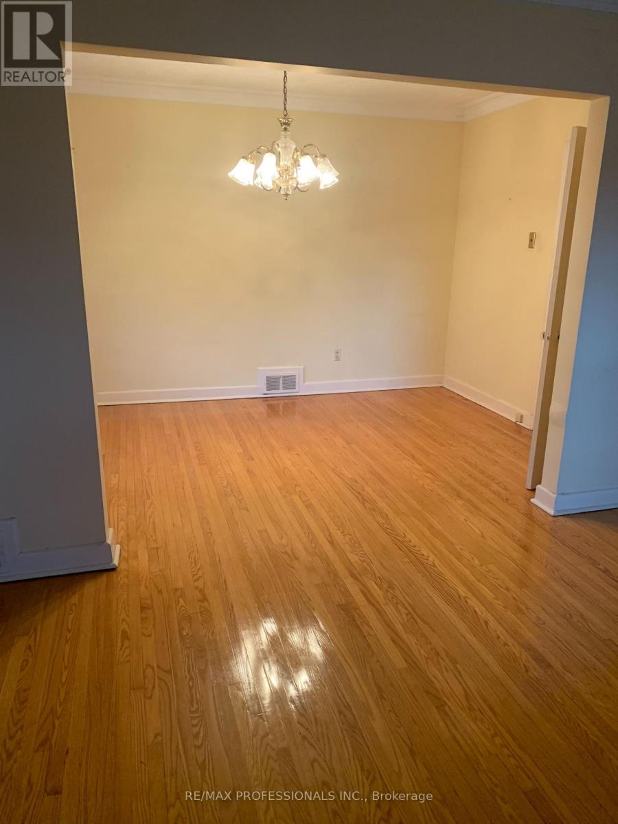 41 Stanmills Road, Toronto, Ontario  M8Z 1Y1 - Photo 5 - W14086404