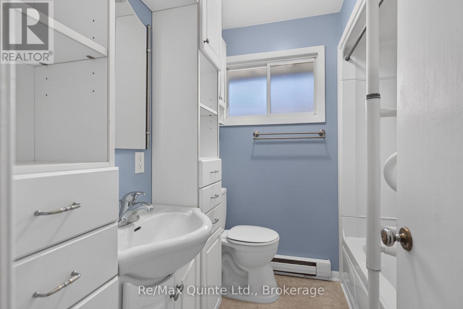 8 Plaza Square, Belleville, Ontario  K8N 4J3 - Photo 17 - X13742246