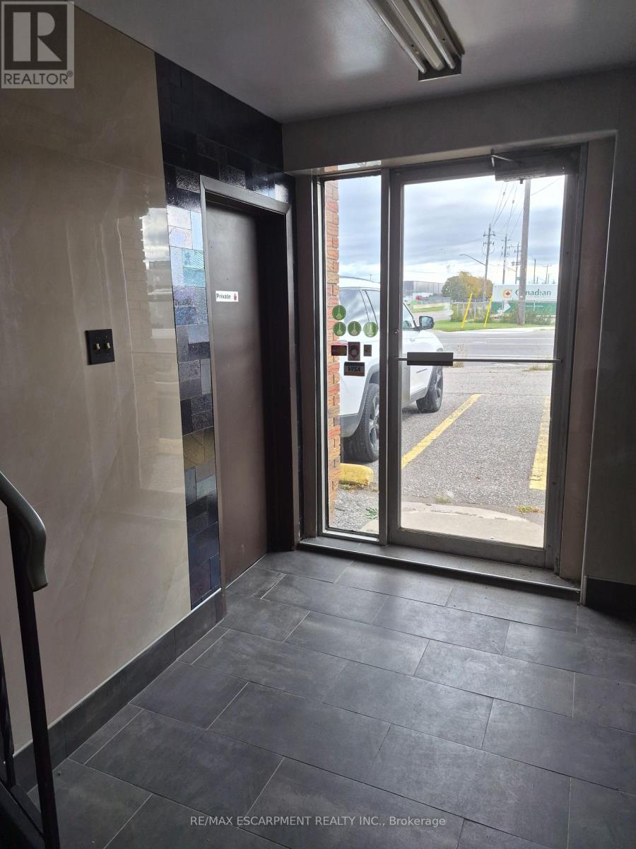 365 Grays Road, Hamilton, Ontario  L8E 2Z1 - Photo 3 - X14086086