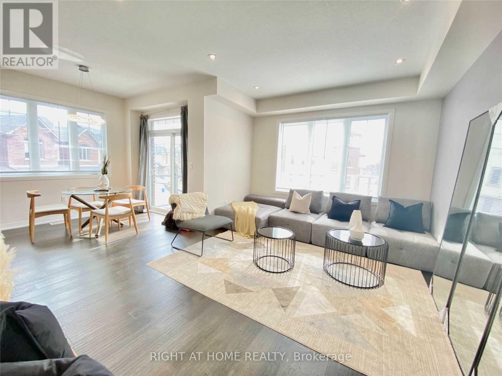 42 FARLEY LANE, Hamilton, Ontario