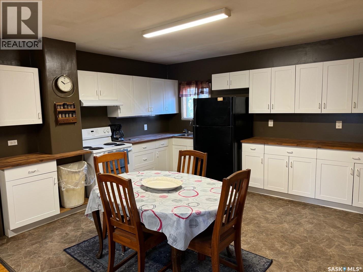 19 1st Avenue N, Hyas, Saskatchewan  S0A 1K0 - Photo 11 - SK043701