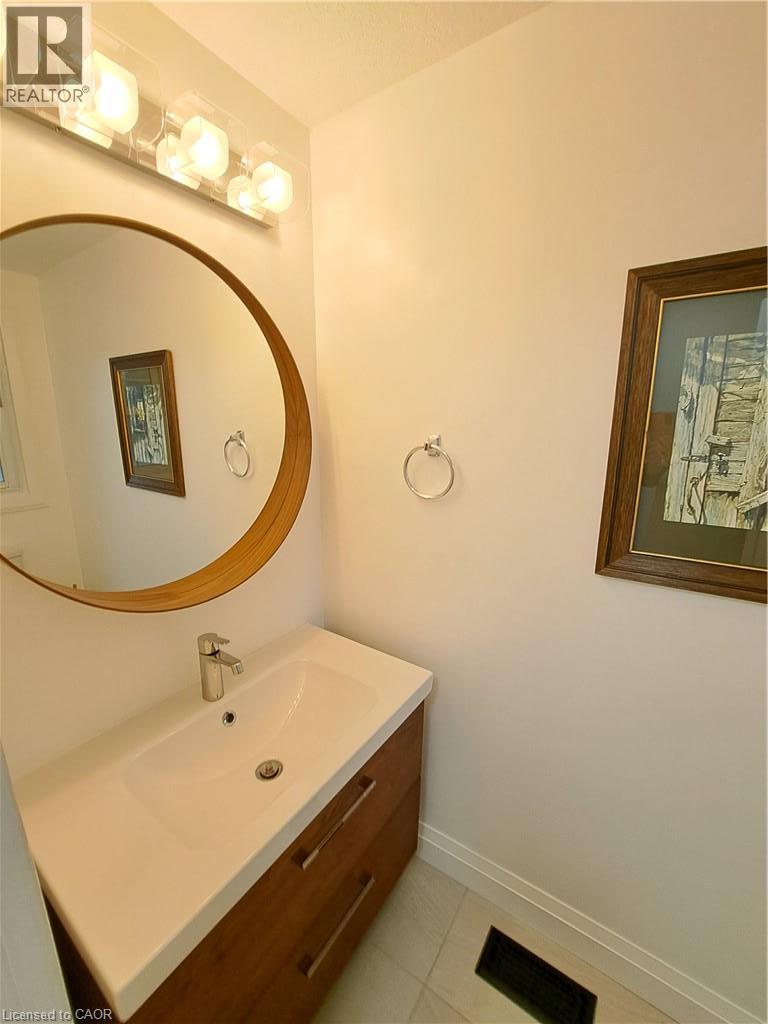 62 Queen Charlotte Crescent Unit# Main, Kitchener, Ontario  N2E 3N6 - Photo 6 - 40871836