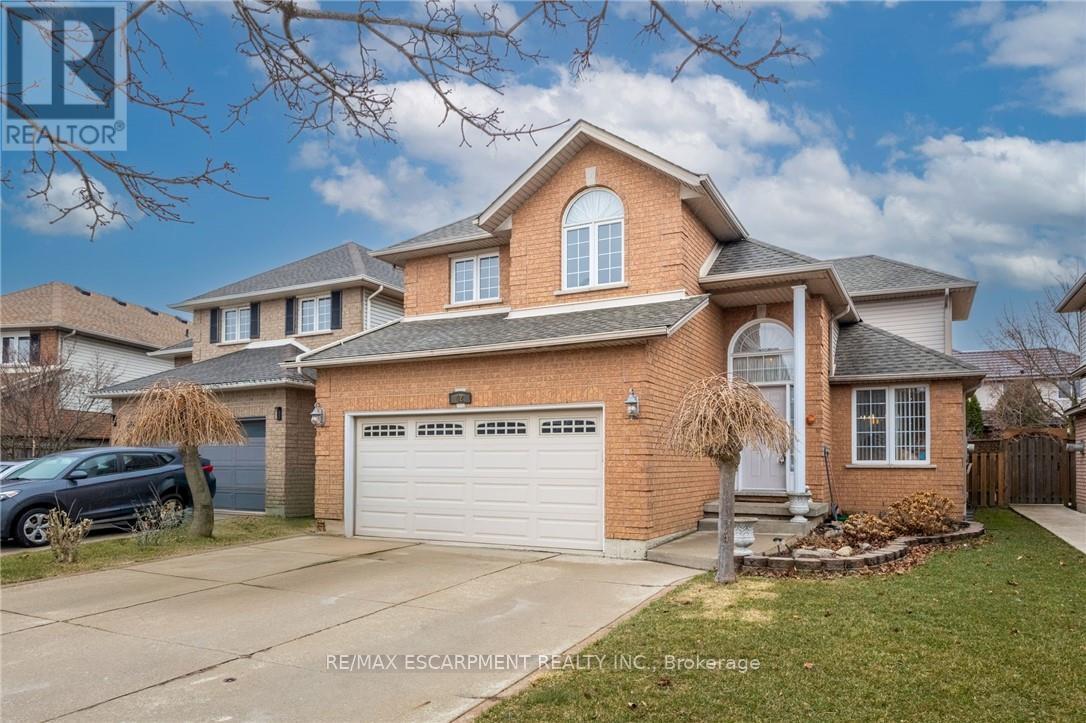 42 Hillgarden Drive, Hamilton, Ontario  L8J 3R3 - Photo 2 - X13688728