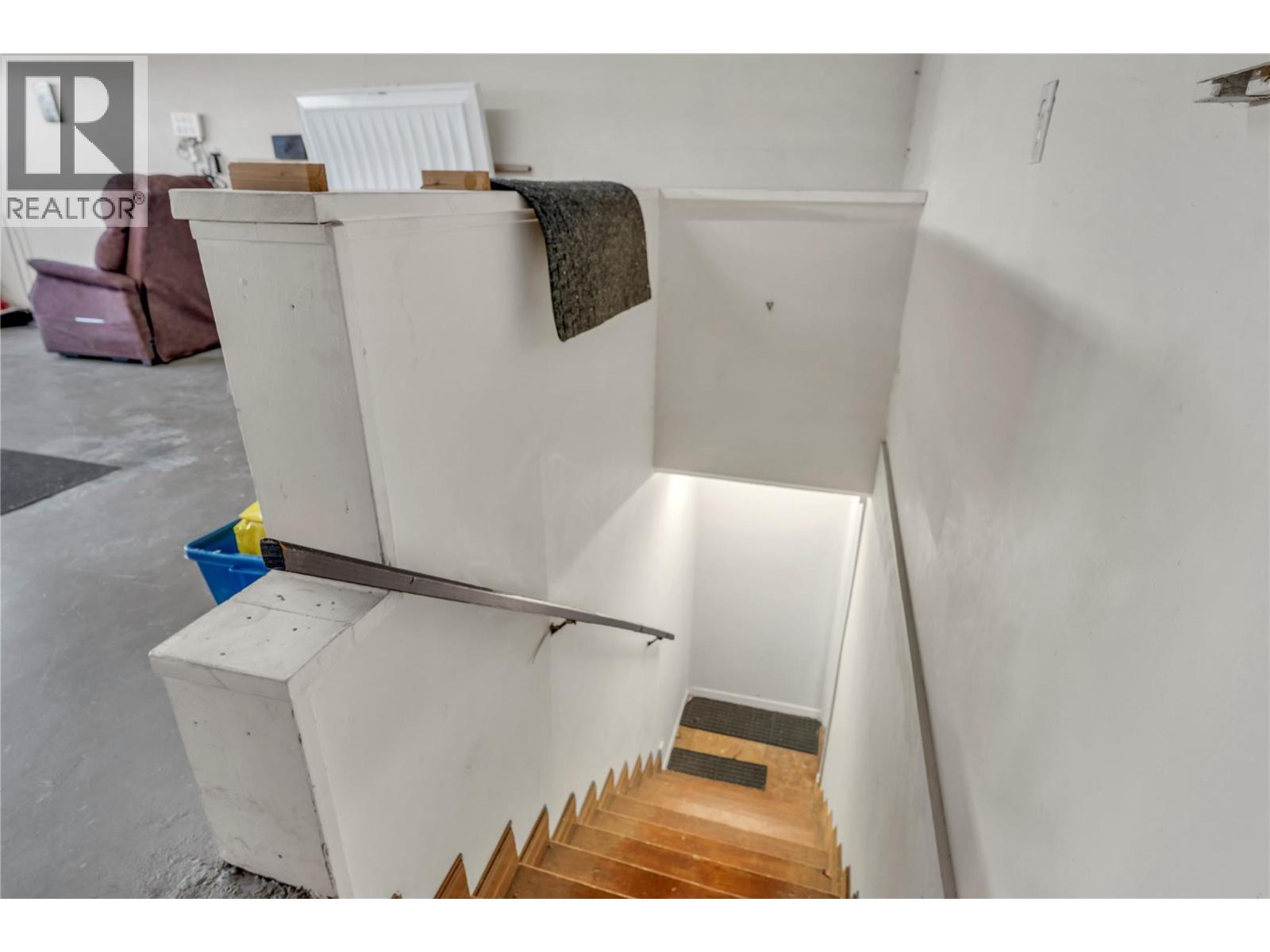 448 Ridge Place