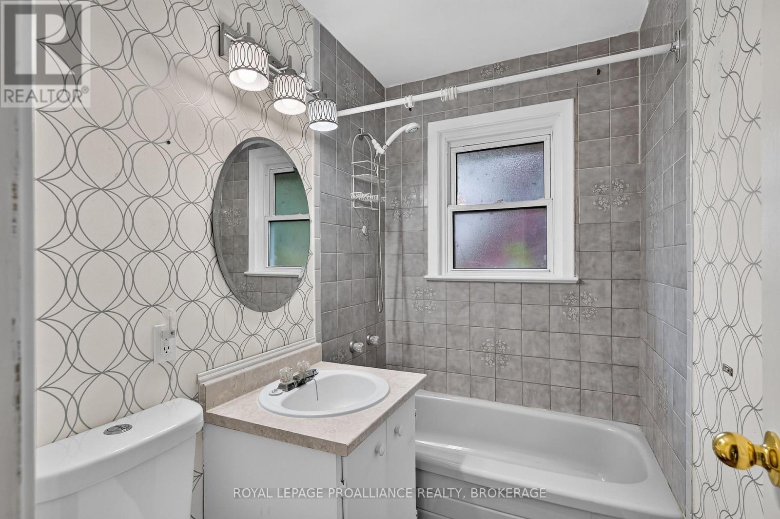 39 Fairfield Boulevard, Loyalist, Ontario  K7N 1L3 - Photo 13 - X14086476