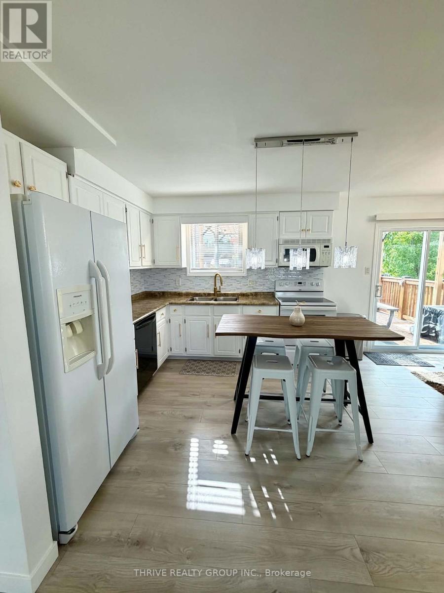 182 Elizabeth Street, Southwest Middlesex, Ontario  N0L 1M0 - Photo 3 - X14086500