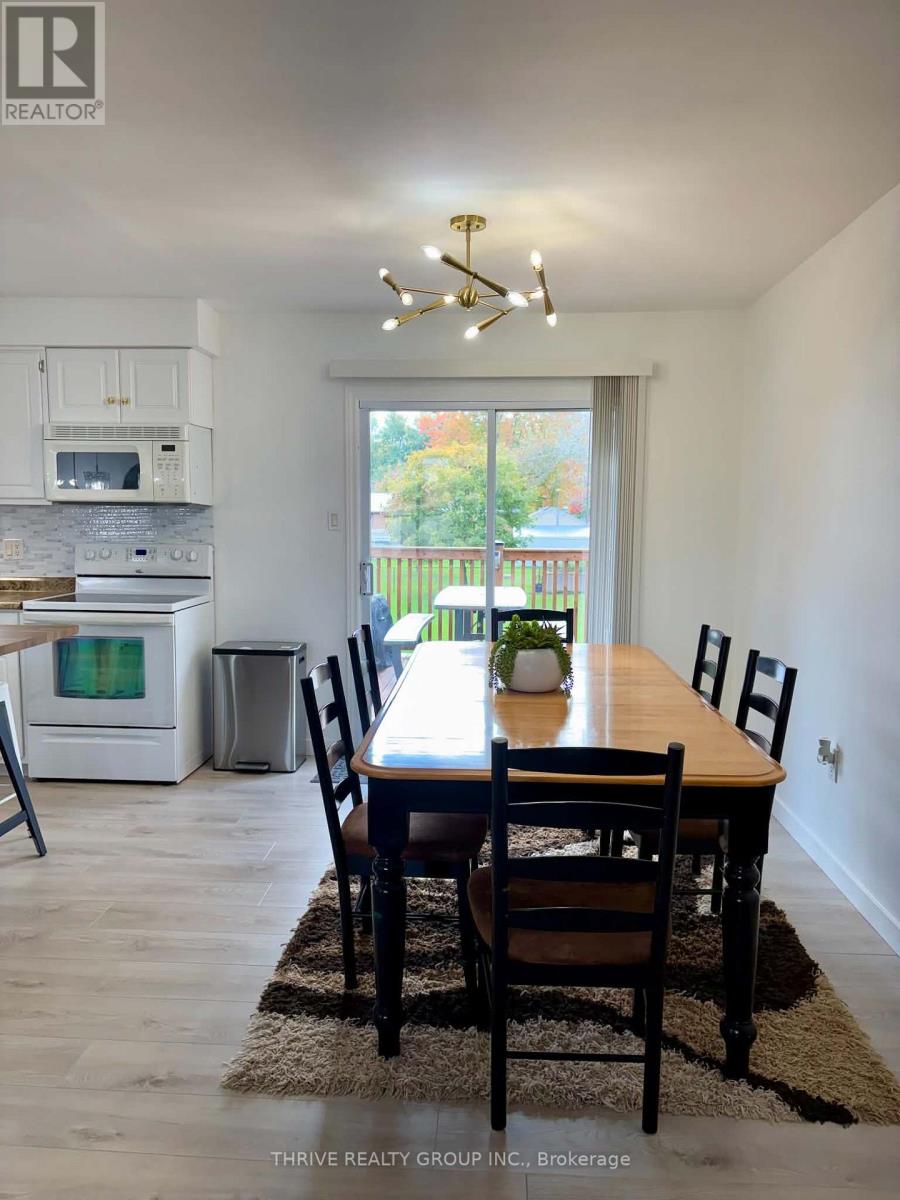 182 Elizabeth Street, Southwest Middlesex, Ontario  N0L 1M0 - Photo 4 - X14086500