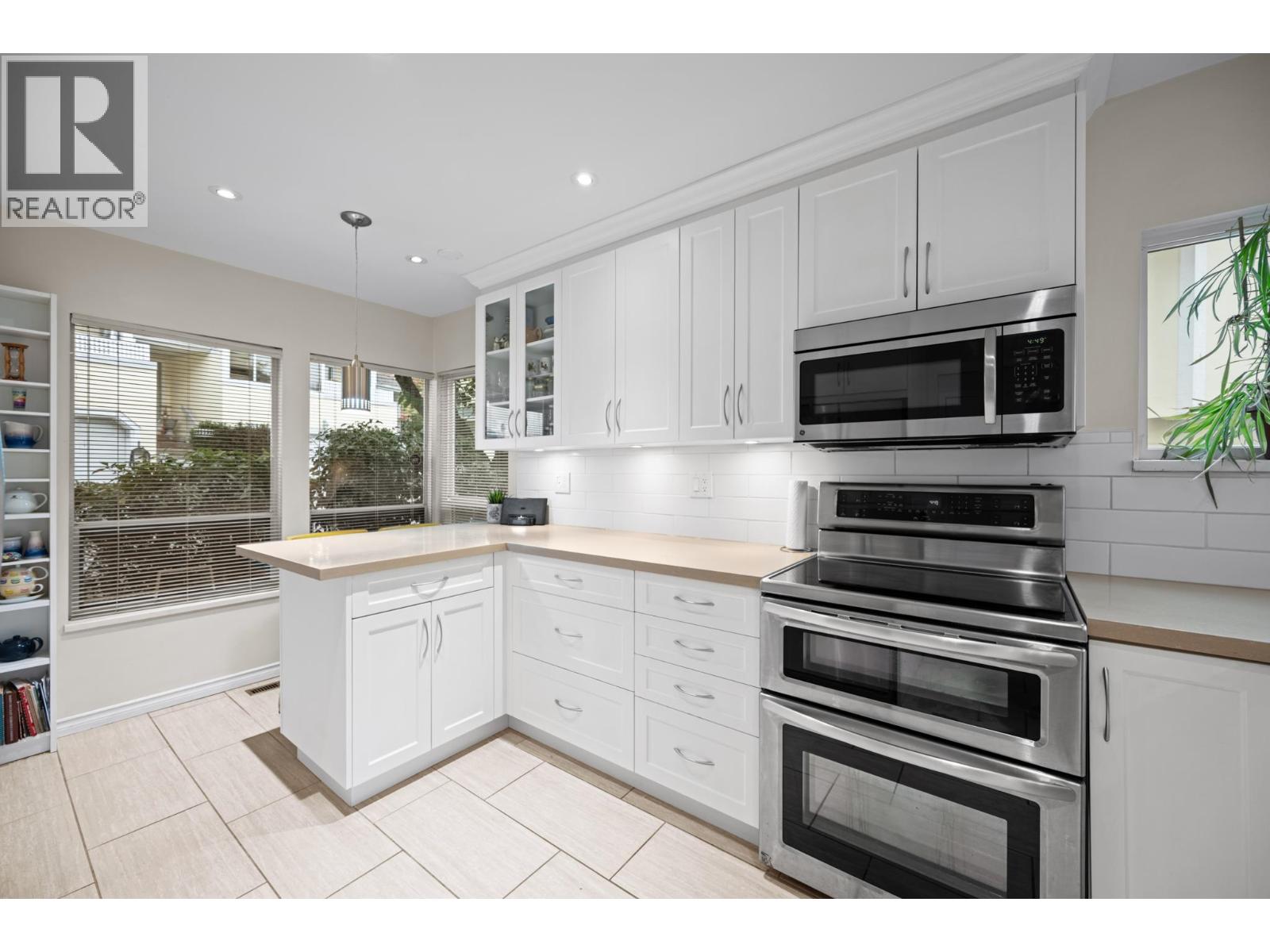 2208 Portside Court, Vancouver, British Columbia  V5P 4V1 - Photo 5 - R3175469