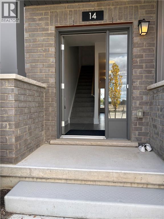 14 Balladry Boulevard, Stratford, Ontario  N5A 0L5 - Photo 3 - 40871000