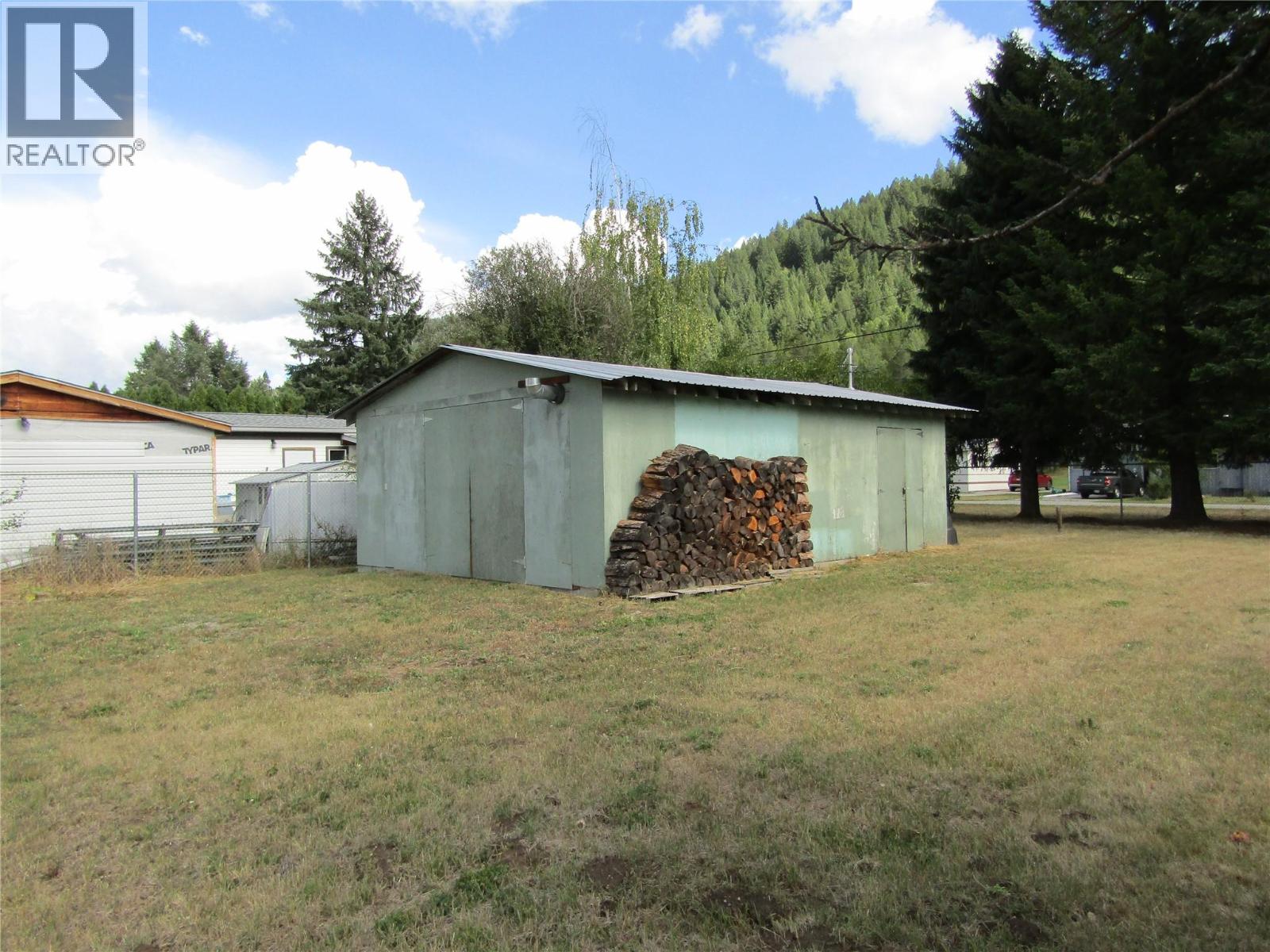 555 Kimberley N Avenue