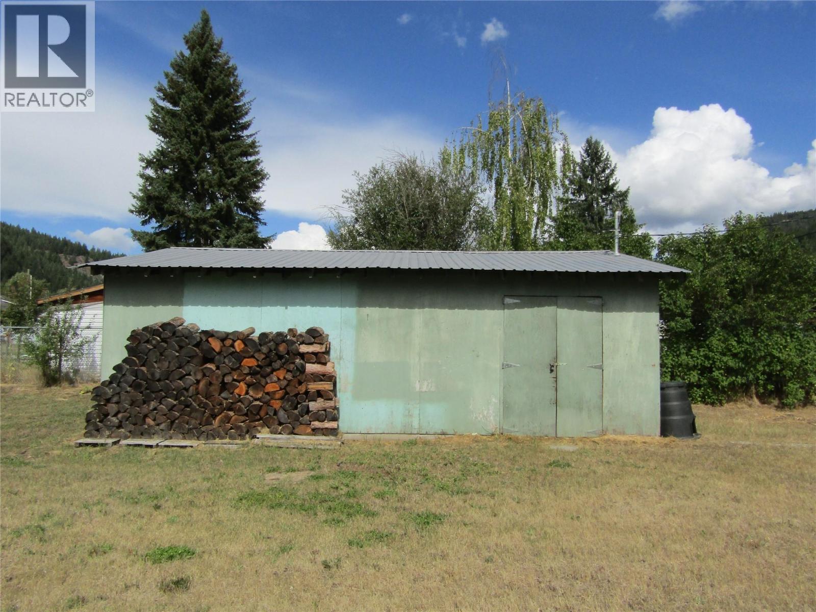 555 Kimberley N Avenue