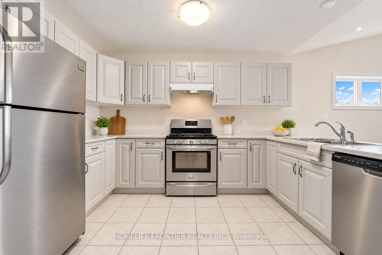 278 Silverwood Avenue, Welland, Ontario  L3C 0B7 - Photo 3 - X14086438