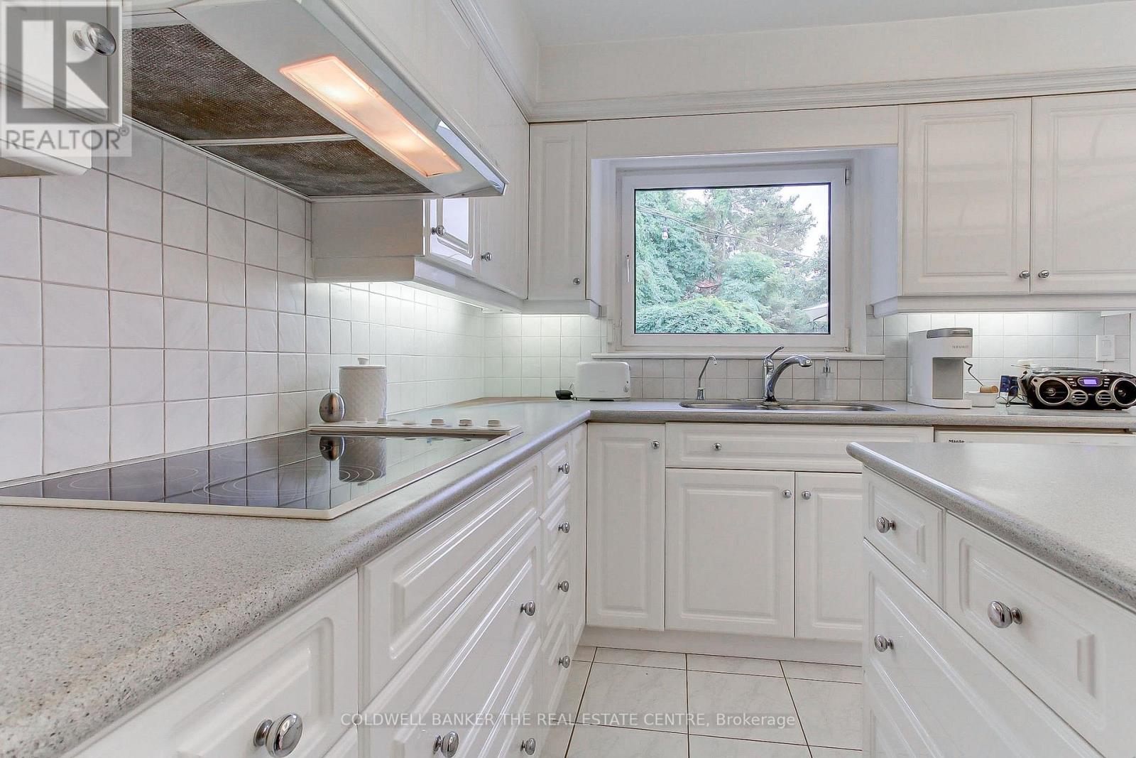 35 Tofino Crescent, Toronto, Ontario  M3B 1R9 - Photo 20 - C14086596
