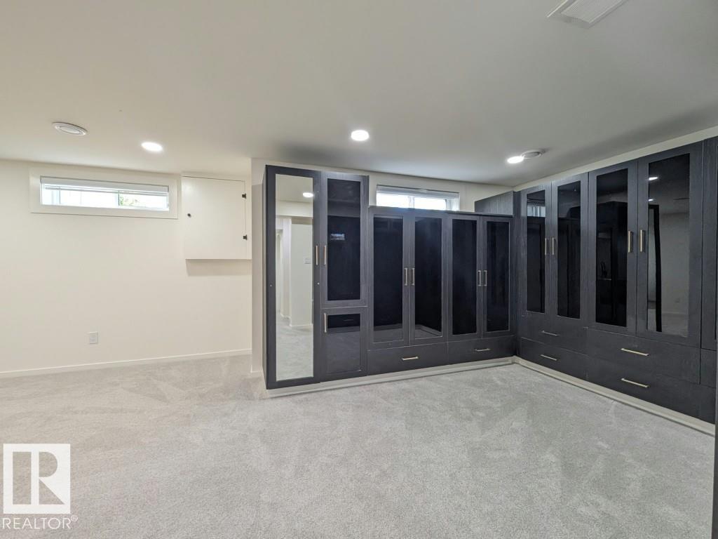 10672 153 AV NW