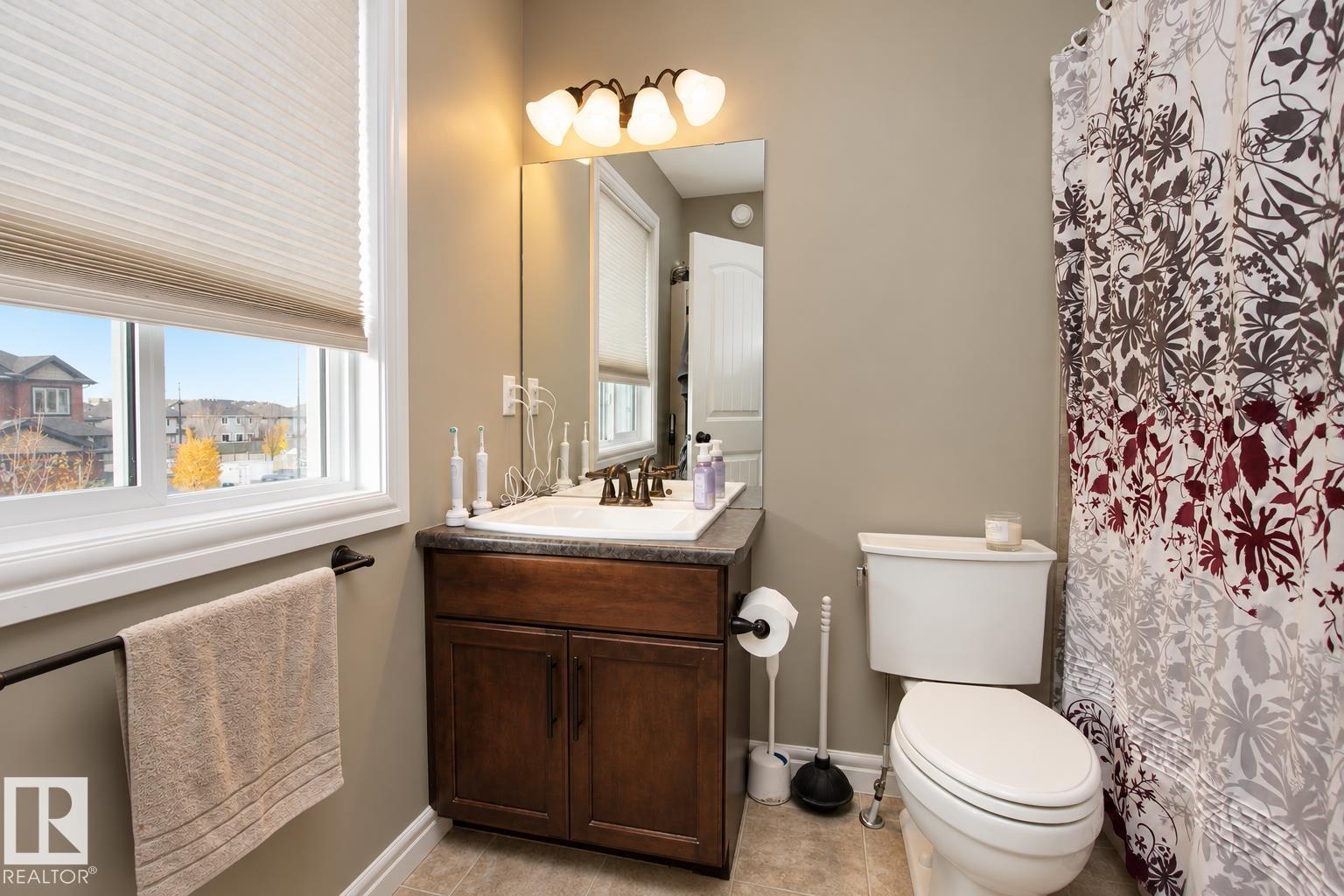 1316 29 AV NW
