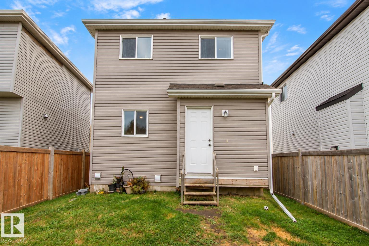 1316 29 AV NW