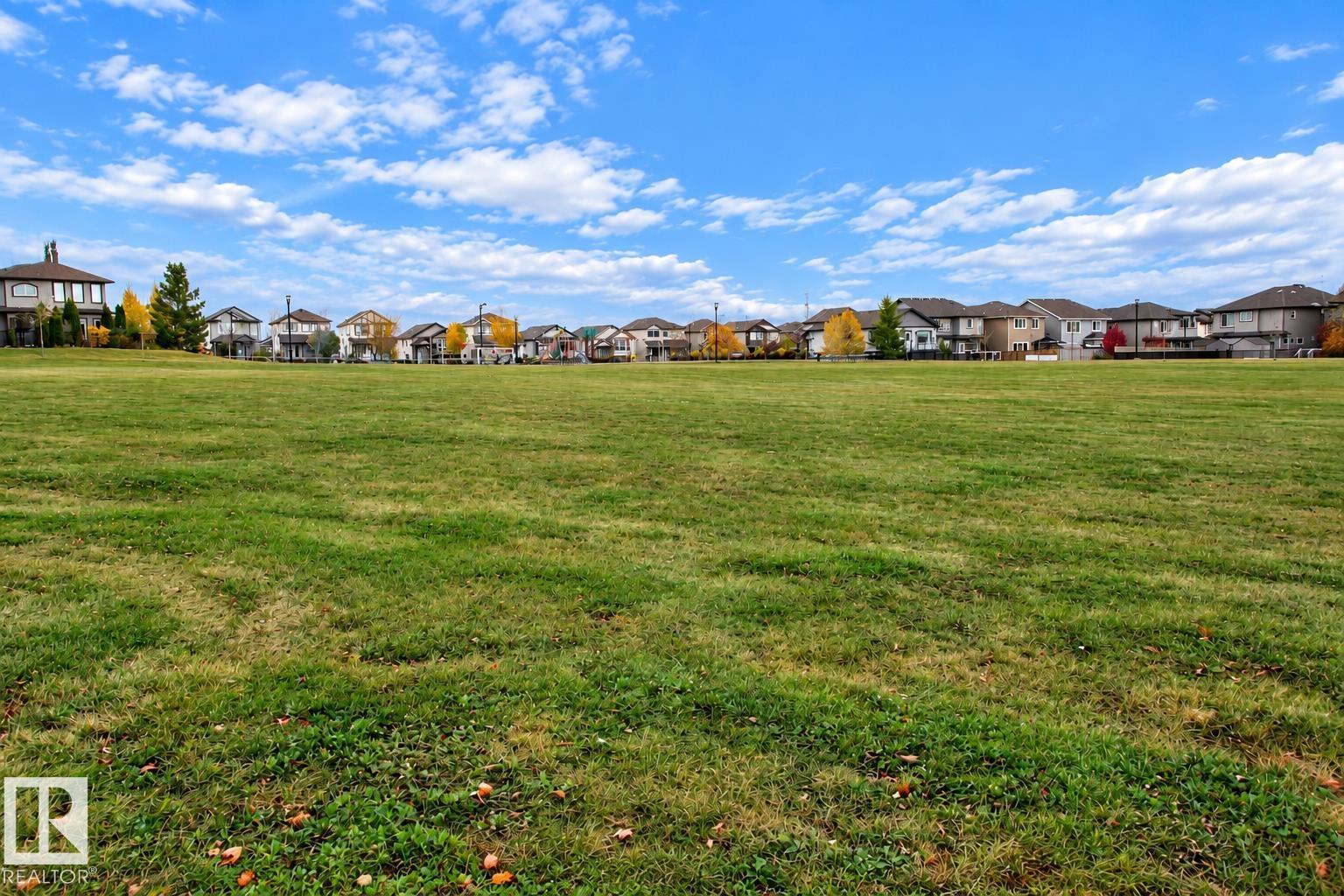 1316 29 AV NW