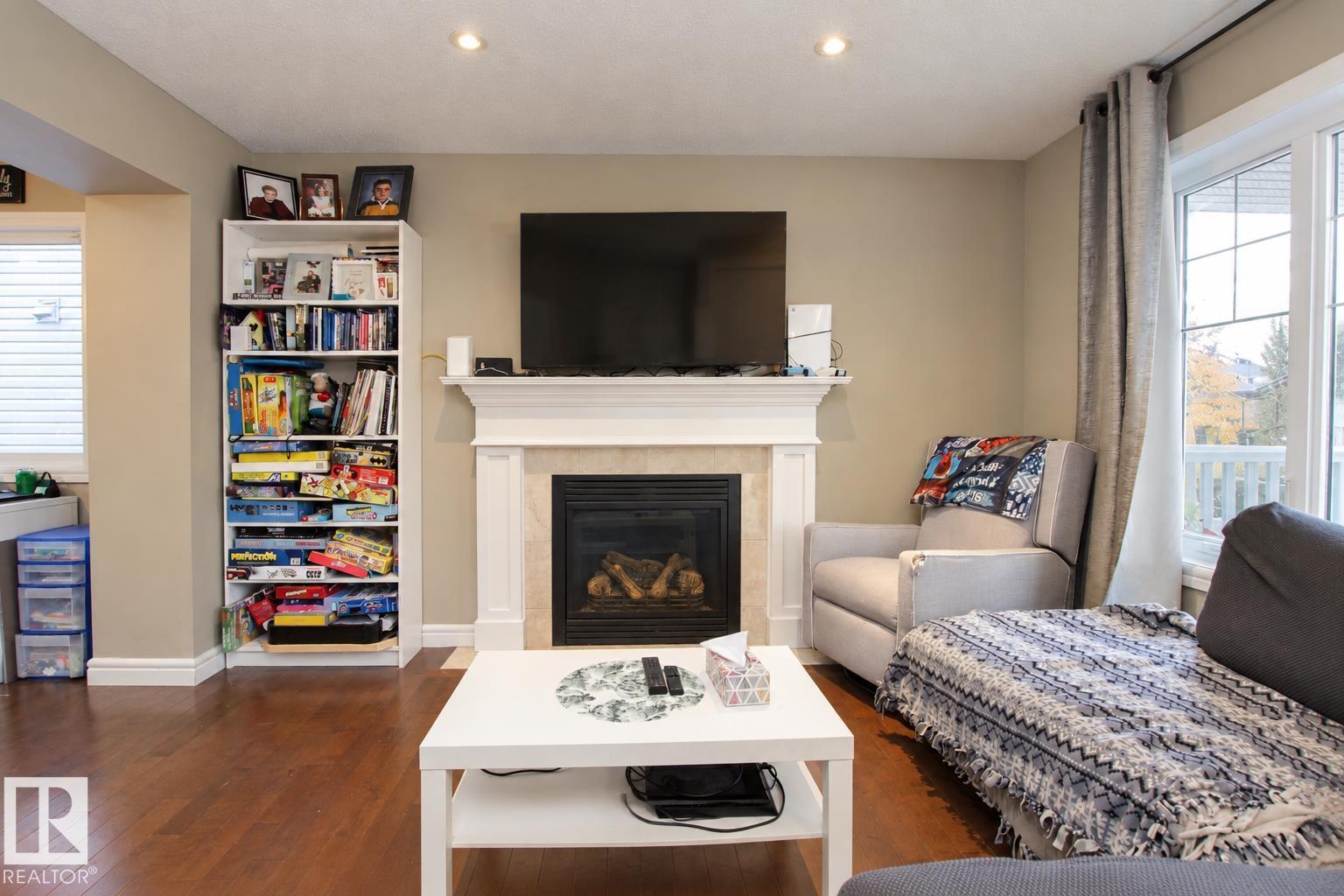 1316 29 AV NW