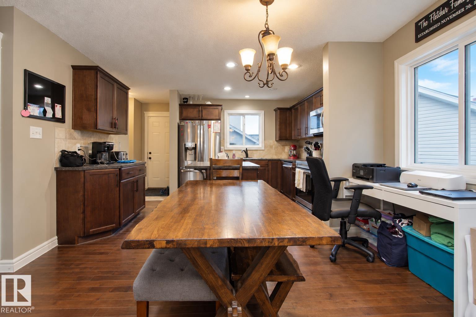 1316 29 AV NW
