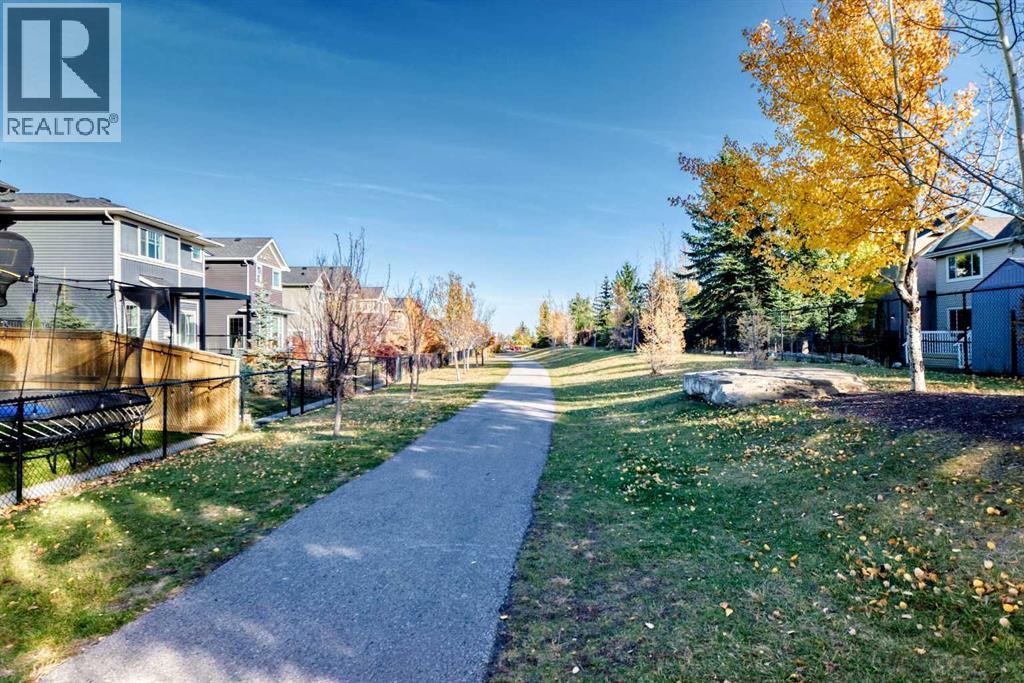 51 Cougar Ridge Close SW