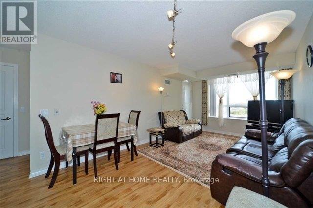 809 - 330 Red Maple Road, Richmond Hill (Langstaff), Ontario  L4C 0T6 - Photo 9 - N14086482