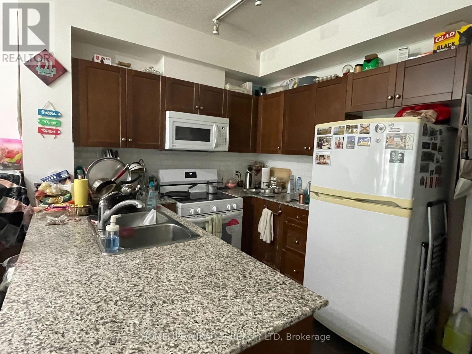 2108 - 3504 Hurontario Street, Mississauga, Ontario  L5B 0B9 - Photo 5 - W13876406