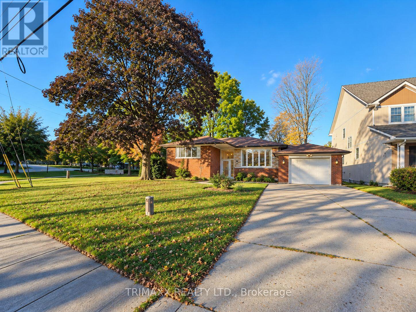 86 CHARLES STREET, Halton Hills, Ontario