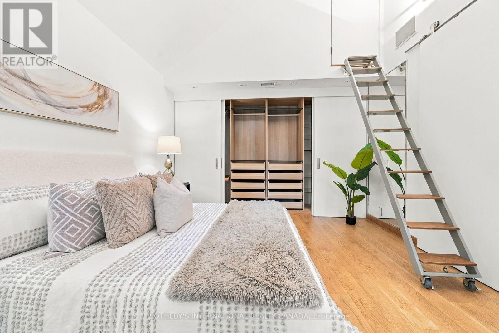 16 Sunnybrook Road, Toronto (High Park-Swansea), Ontario  M6S 1G2 - Photo 12 - W14086466