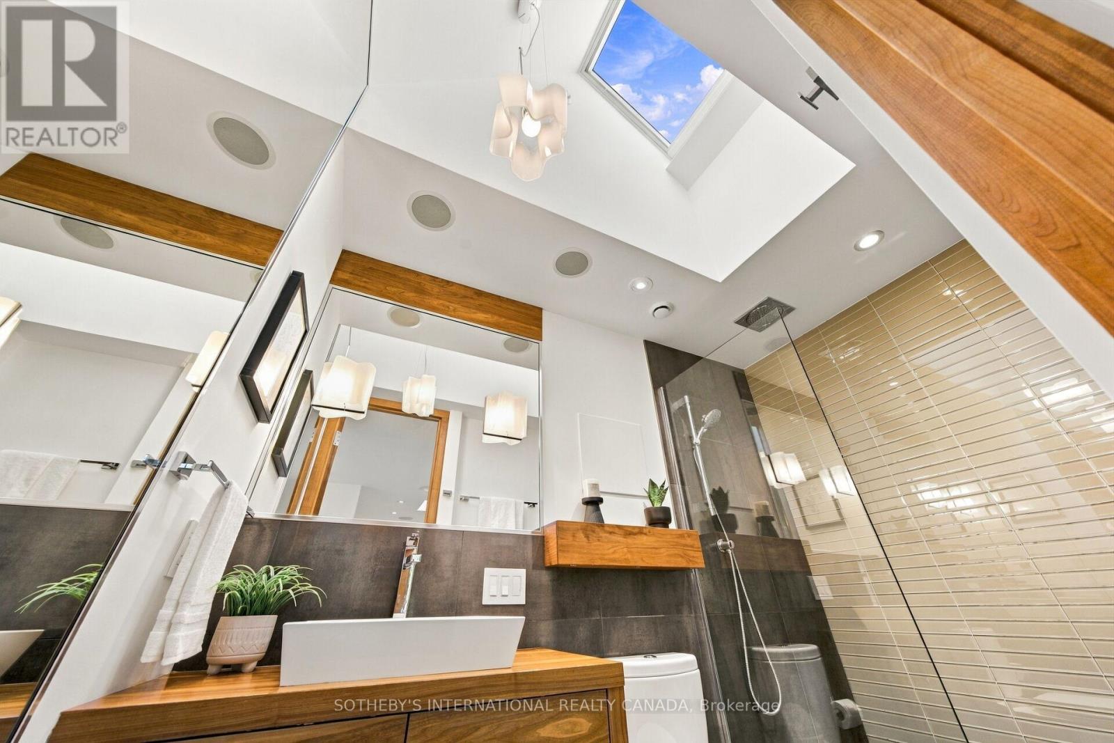 16 Sunnybrook Road, Toronto (High Park-Swansea), Ontario  M6S 1G2 - Photo 18 - W14086466