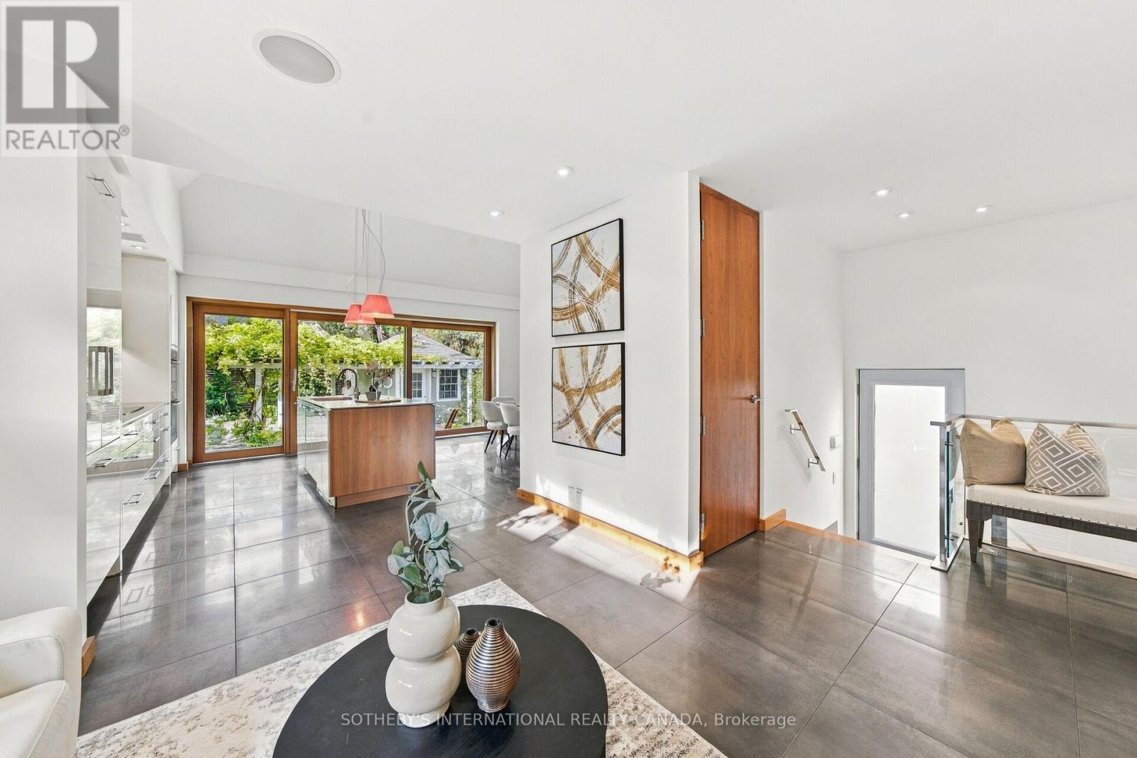16 Sunnybrook Road, Toronto (High Park-Swansea), Ontario  M6S 1G2 - Photo 22 - W14086466