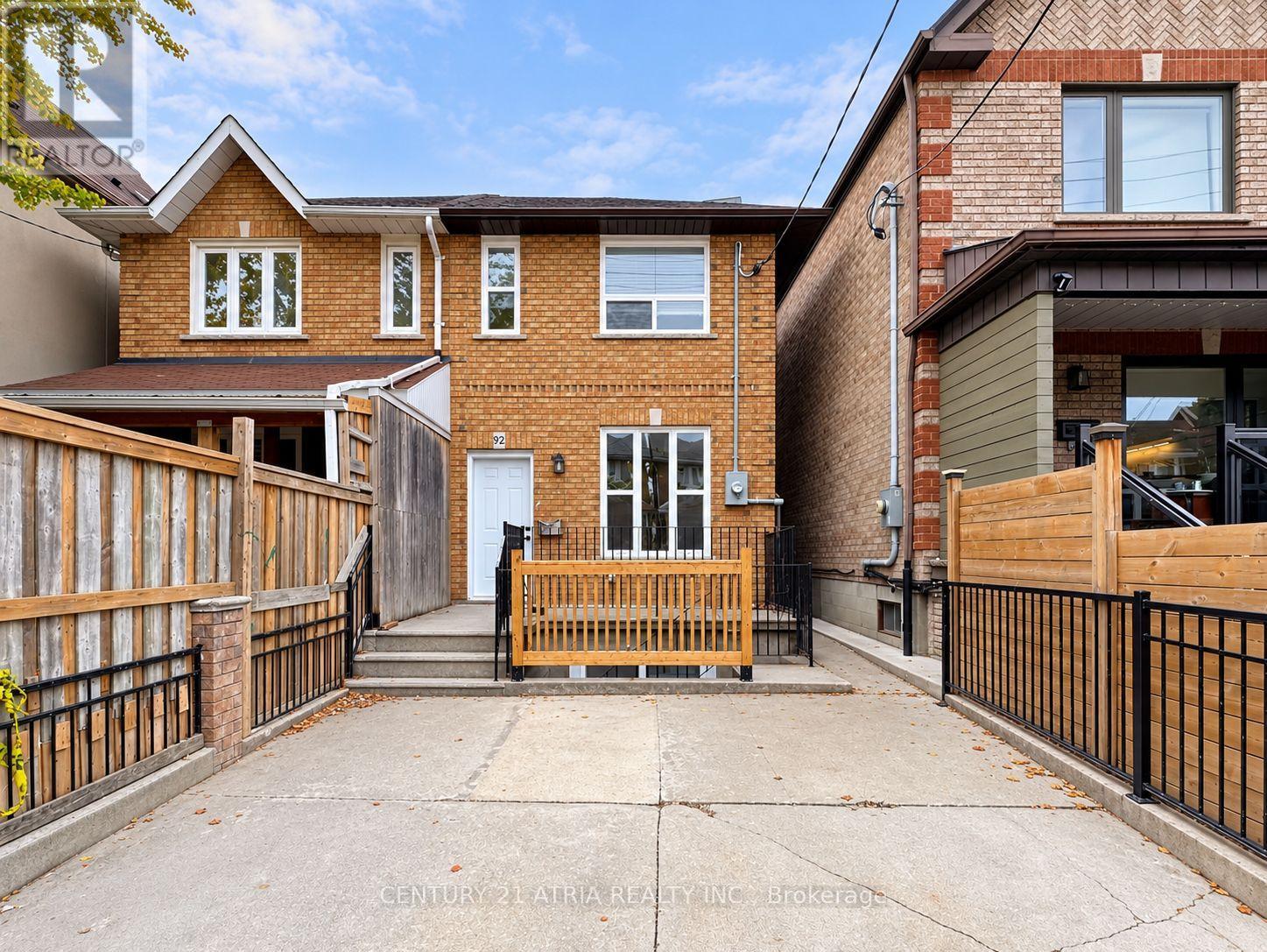 Upper - 92 Lappin Avenue, Toronto (Dovercourt-Wallace Emerson-Junction), Ontario  M6H 1Y4 - Photo 1 - W14086562